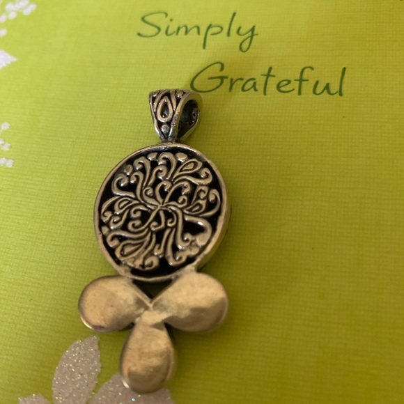 Sterling Silver Pendent with 3 Dark Red Garnet’s - Picture 2 of 5